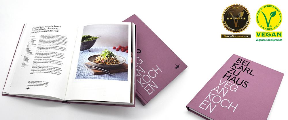 Umschlag und Innenseite eines veganen Kochbuchs mit einem Bild eines gedeckten Tisches