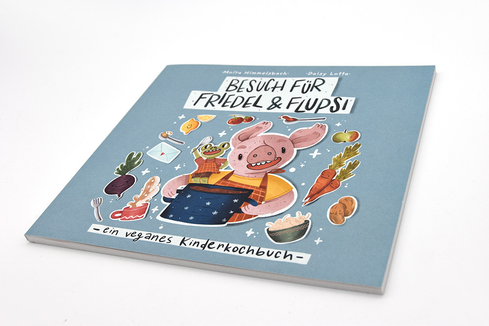 Eine lustige Illustration mit einem Schweinchen und einen Fröschen mit Schürze und Kochlöffel