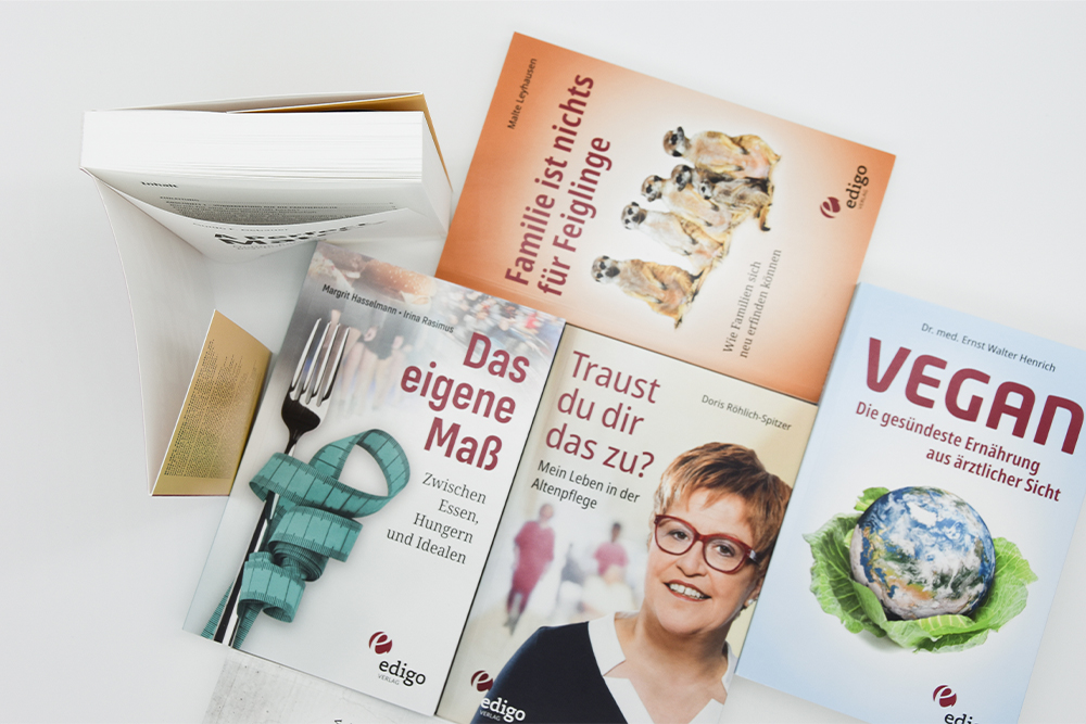 Vorderseiten von Büchern mit unterschiedliche Motiven